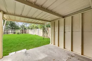 419 W Cleveland St, Baytown, TX 77520 - Photo 15
