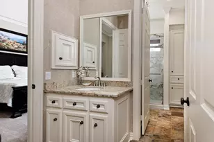 22 W Bracebridge Cir, The Woodlands, TX 77382 - Photo 17