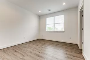 728 E 38th St, Houston, TX 77022 - Photo 11