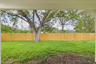 2002 Jones St, Rosenberg, TX 77471 - Photo 29