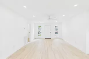 2002 Jones St, Rosenberg, TX 77471 - Photo 27