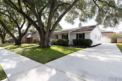 10110 Bob White Drive, Houston, TX 77096 - Photo 3