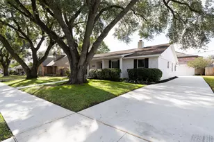 10110 Bob White Dr, Houston, TX 77096 - Photo 3