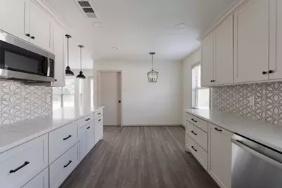 10110 Bob White Drive, Houston, TX 77096 - Photo 15