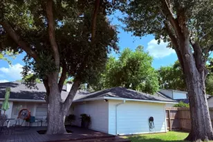 7823 Twin Hills Dr, Houston, TX 77071 - Photo 5
