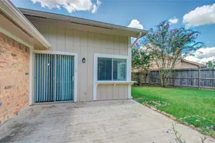 13510 N Peachfield Cir, Houston, TX 77014 - Photo 33