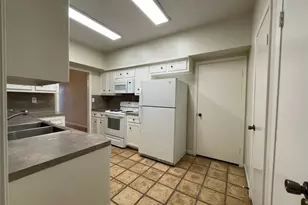 12 Hallmark Dr, Panorama Village, TX 77304 - Photo 15