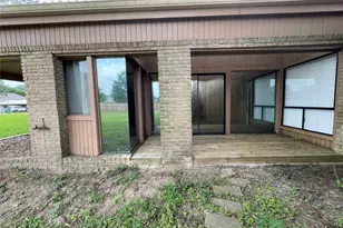 12 Hallmark Dr, Panorama Village, TX 77304 - Photo 27