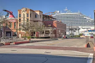 2206 Strand St, Galveston, TX 77550 - Photo 45