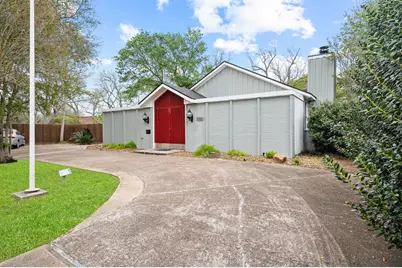 2111 N Galveston Avenue, Pearland, TX 77581 - Photo 3