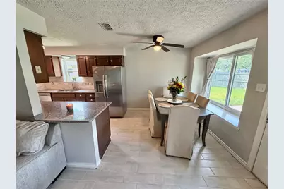 10 Lobo Court, Angleton, TX 77515 - Photo 7