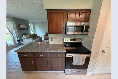 10 Lobo Court, Angleton, TX 77515 - Photo 11