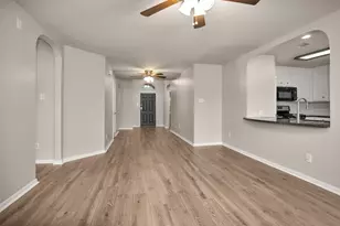 32102 Decker Oaks Dr, Pinehurst, TX 77362 - Photo 7