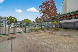 2818 S Bartell Dr, Houston, TX 77054 - Photo 9