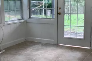 1272 Pecan St, Clute, TX 77531 - Photo 9