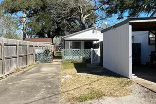 1272 Pecan St, Clute, TX 77531 - Photo 1