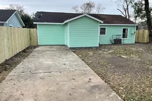 7338 Guadalcanal Rd, Houston, TX 77033 - Photo 5