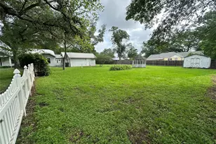 1008 Atchison St, Sealy, TX 77474 - Photo 5
