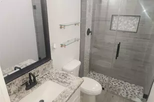 214 Lakeland Cir, Rosharon, TX 77583 - Photo 9