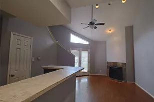 10855 Meadowglen Ln, Houston, TX 77042 - Photo 7