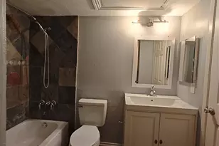 10855 Meadowglen Ln, Houston, TX 77042 - Photo 15