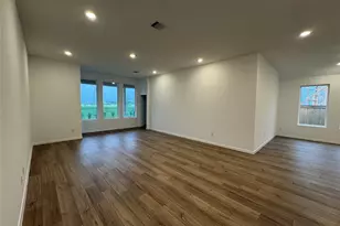 1310 W Shepard Dr, Dayton, TX 77535 - Photo 3