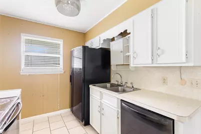 117 Queens Row, Lumberton, TX 77657 - Photo 17