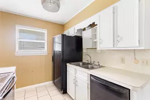 117 Queens Row, Lumberton, TX 77657 - Photo 17