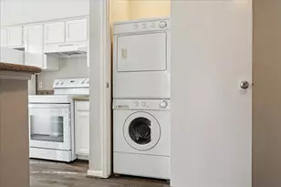 7575 Cambridge St, Houston, TX 77054 - Photo 11