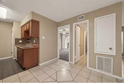 1500 Bay Area Boulevard #208, Houston, TX 77058 - Photo 17