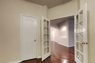 155 S Queenscliff Cir, The Woodlands, TX 77382 - Photo 9