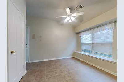 155 S Queenscliff Circle, The Woodlands, TX 77382 - Photo 13