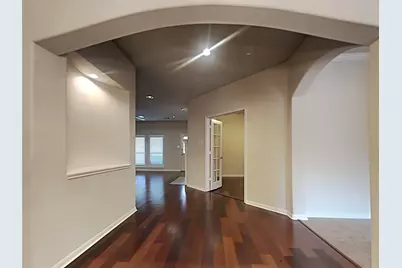 155 S Queenscliff Circle, The Woodlands, TX 77382 - Photo 3