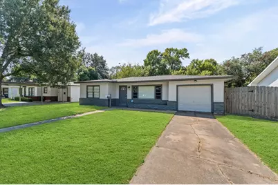 921 22nd Avenue N, Texas City, TX 77590 - Photo 3