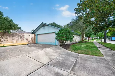 16403 Glenshannon Drive, Houston, TX 77059 - Photo 47