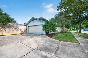 16403 Glenshannon Dr, Houston, TX 77059 - Photo 47