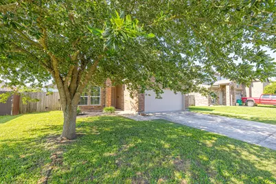 3818 Hunters Trail, Baytown, TX 77521 - Photo 3