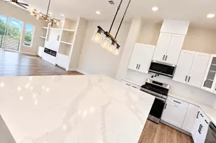 1940 Purswell Rd, Houston, TX 77055 - Photo 7