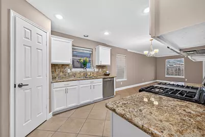 9015 Grand Villa Lane, Richmond, TX 77407 - Photo 11