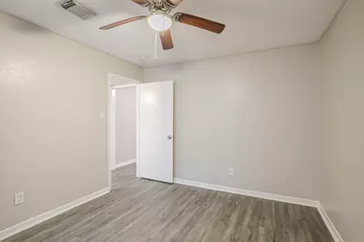 8723 Chipping Lane, Houston, TX 77088 - Photo 17