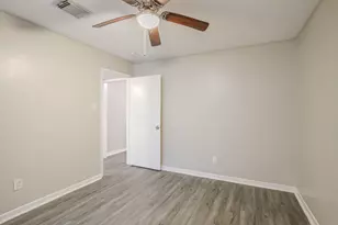 8723 Chipping Ln, Houston, TX 77088 - Photo 17
