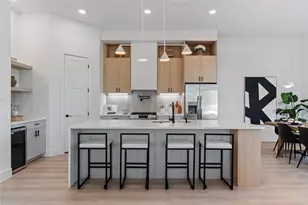 1421 E 36th St, Houston, TX 77022 - Photo 11