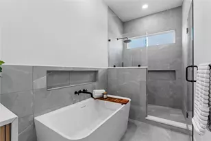 1421 E 36th St, Houston, TX 77022 - Photo 27