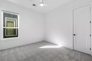 1421 E 36th St, Houston, TX 77022 - Photo 29