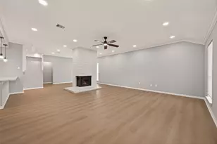 9610 Cabin Creek Dr, Houston, TX 77064 - Photo 5