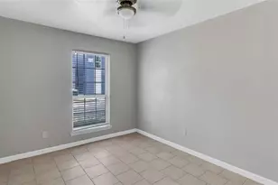122 E Crosstimbers St, Houston, TX 77022 - Photo 9
