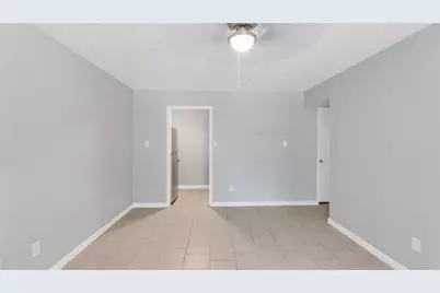 122 E Crosstimbers Street #106, Houston, TX 77022 - Photo 7