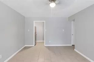 122 E Crosstimbers St, Houston, TX 77022 - Photo 7