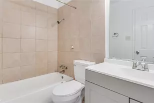 122 E Crosstimbers St, Houston, TX 77022 - Photo 11