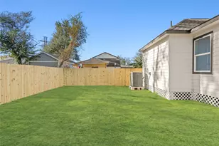 5420 Pease St, Houston, TX 77023 - Photo 37